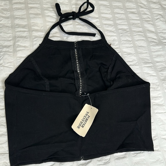 Vintage Y2K Forever 21, roses 🌹 appliqué halter top. NEW with tags! - Picture 5 of 6